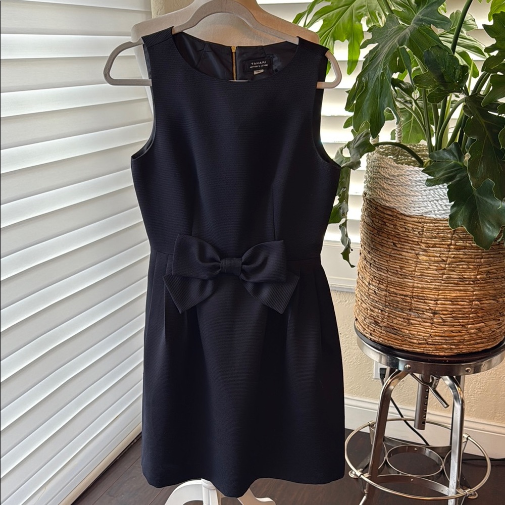 Tahari Elegant Black Sleeveless Midi Dress with Bow